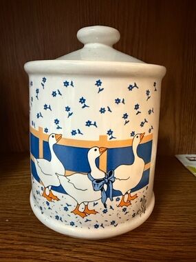 5 in tall Vintage tea canister 1980s goose pattern